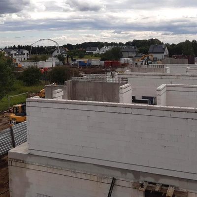 Sierpień 2021r. budowa - nowe domy na osiedlu Ogrody Szymborskiej, Wrocław Wojszyce Krzyki 