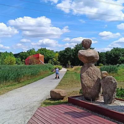 Ścieżki spacerowe w sąsiedztwie inwestycji Racławicka Platinum